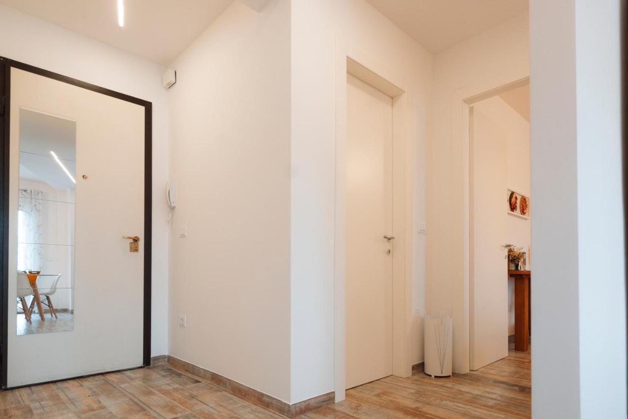 San Giusto Elegante Bilocale Con Balcone E Vista Leilighet Trieste Eksteriør bilde